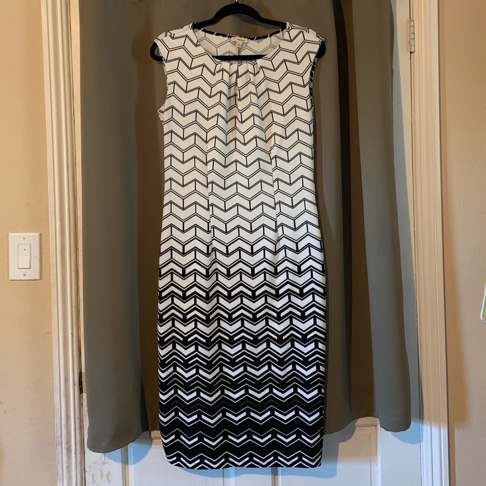 Haani Sleeveless dress